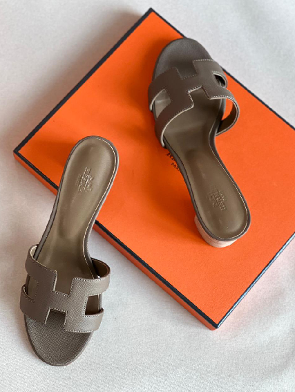 AVAILABLE – Shoes -573