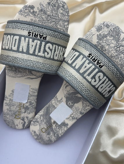 AVAILABLE – Shoes -661