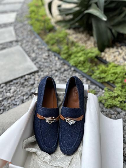 AVAILABLE – Shoes -695