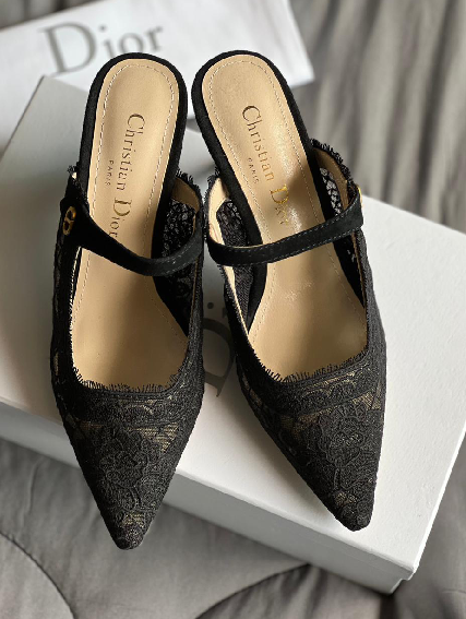 AVAILABLE – Shoes -638