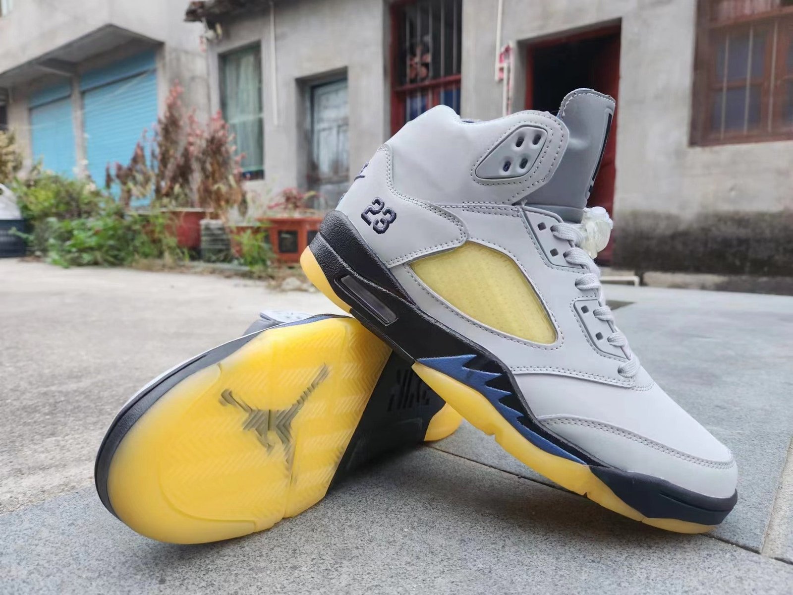 Jordan 5 Gray and Yellow - Image 4