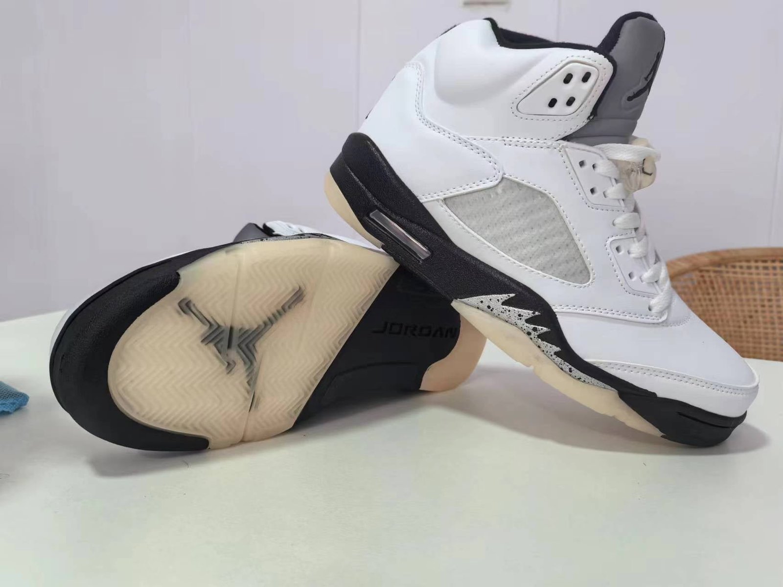 JORDAN 5 RETRO WHITE/BLACK - Image 4