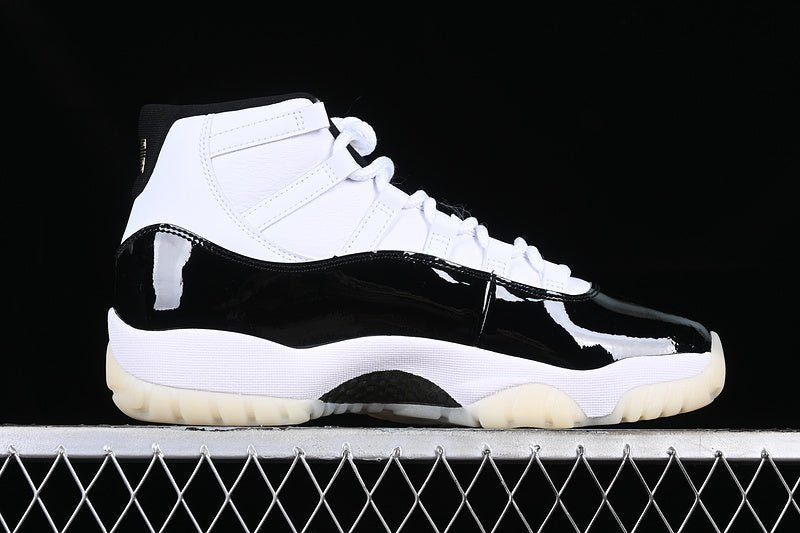 AIR JORDAN 11 DMP WHITE/BLACK/GOLD - Image 3