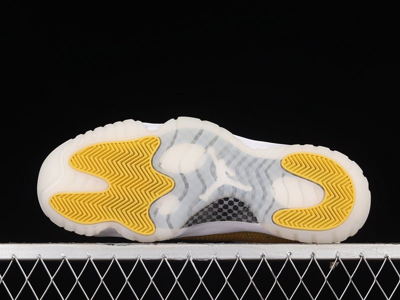 AIR JORDAN 11 LOW YELLOW SNAKESKIN WHITE - Image 4