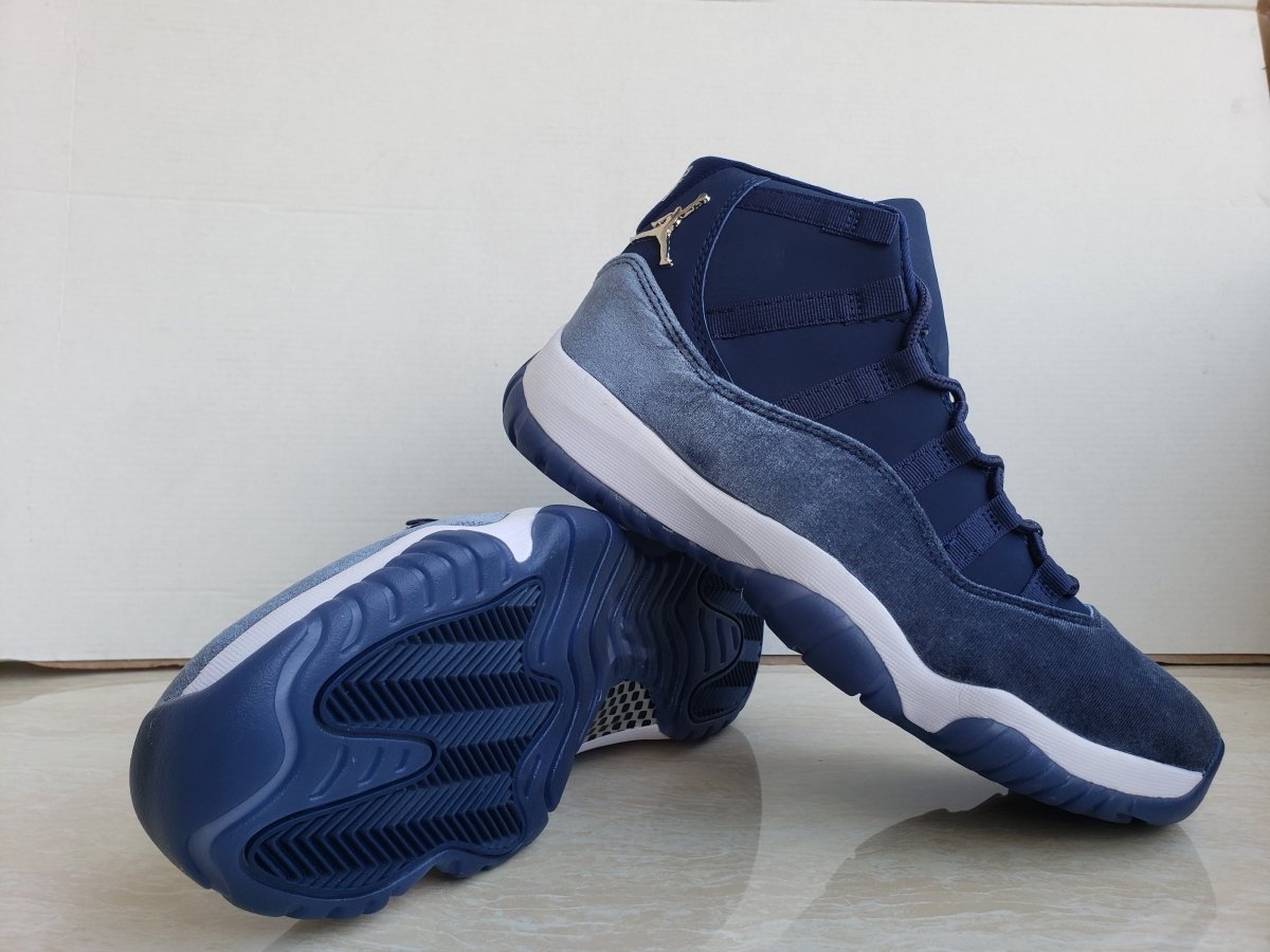 AIR JORDAN 11 "Navy Velvet" - Image 3