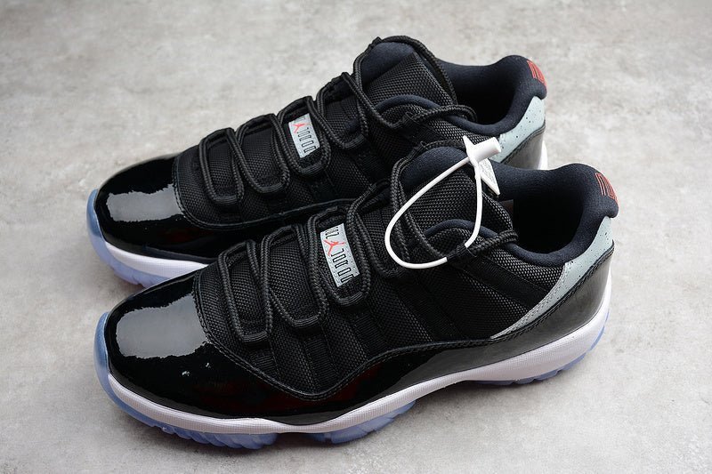 AIR JORDAN 11 RETRO BLACK/INFRARED 23-PR PLATINUM - Image 4