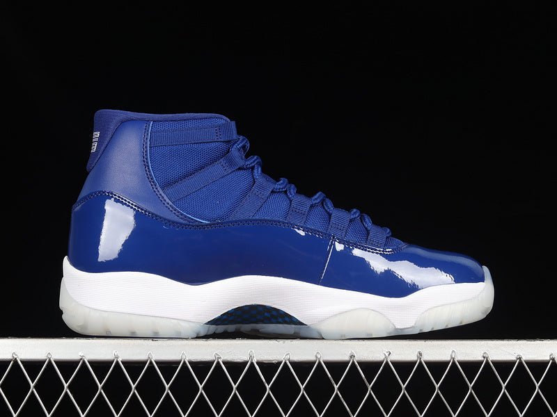 AIR JORDAN 11 RETRO MIDNIGHT NAVY/WHITE - Image 3