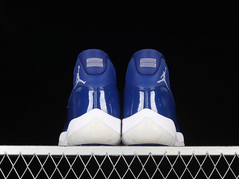 AIR JORDAN 11 RETRO MIDNIGHT NAVY/WHITE - Image 5
