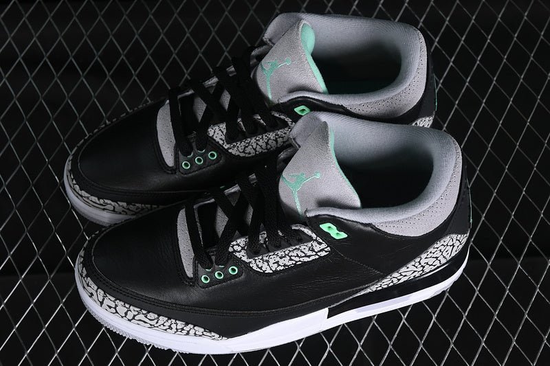 AIR JORDAN 3 RETRO GREEN GLOW BLACK/GREEN GLOW/WOLF GREY/WHITE - Image 4