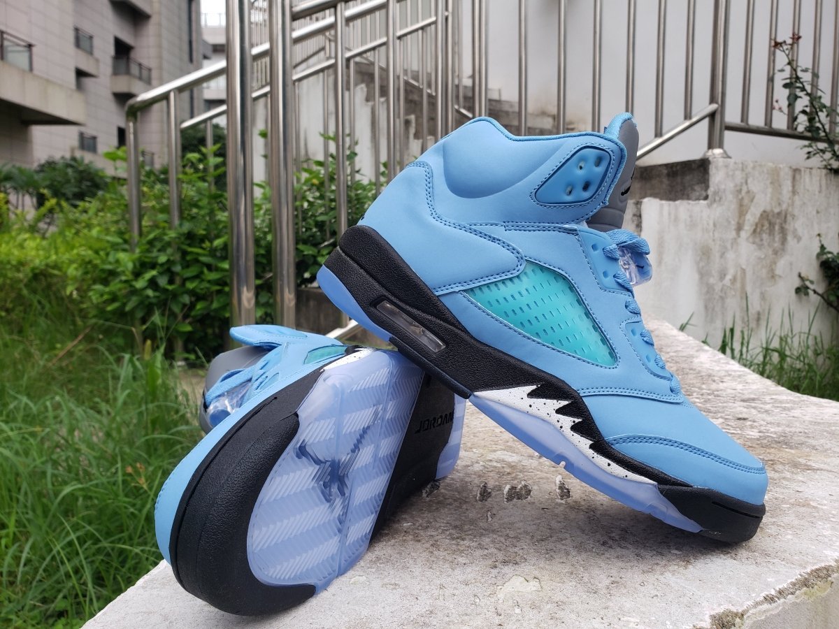 Air Jordan 5 "University Blue" - Image 5