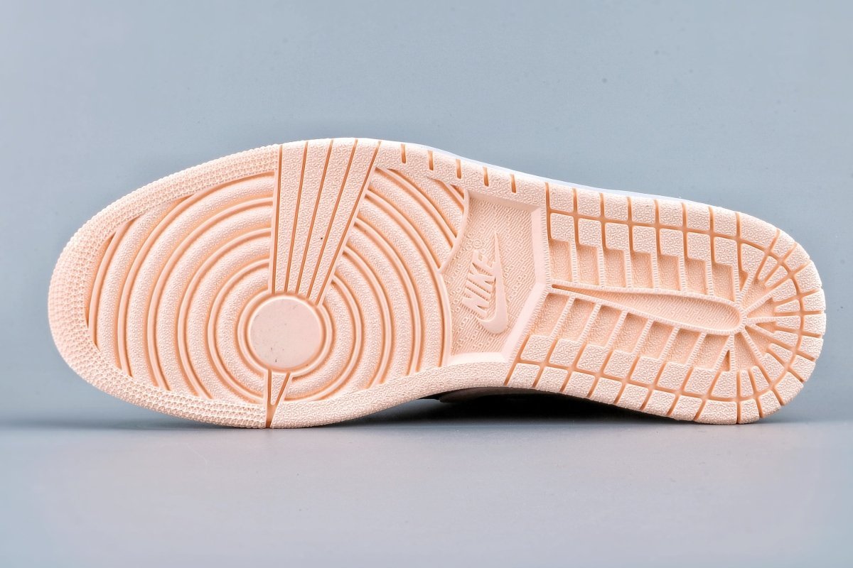 JORDAN 1 HIGH x BLACK CRIMSON TINT - Image 5