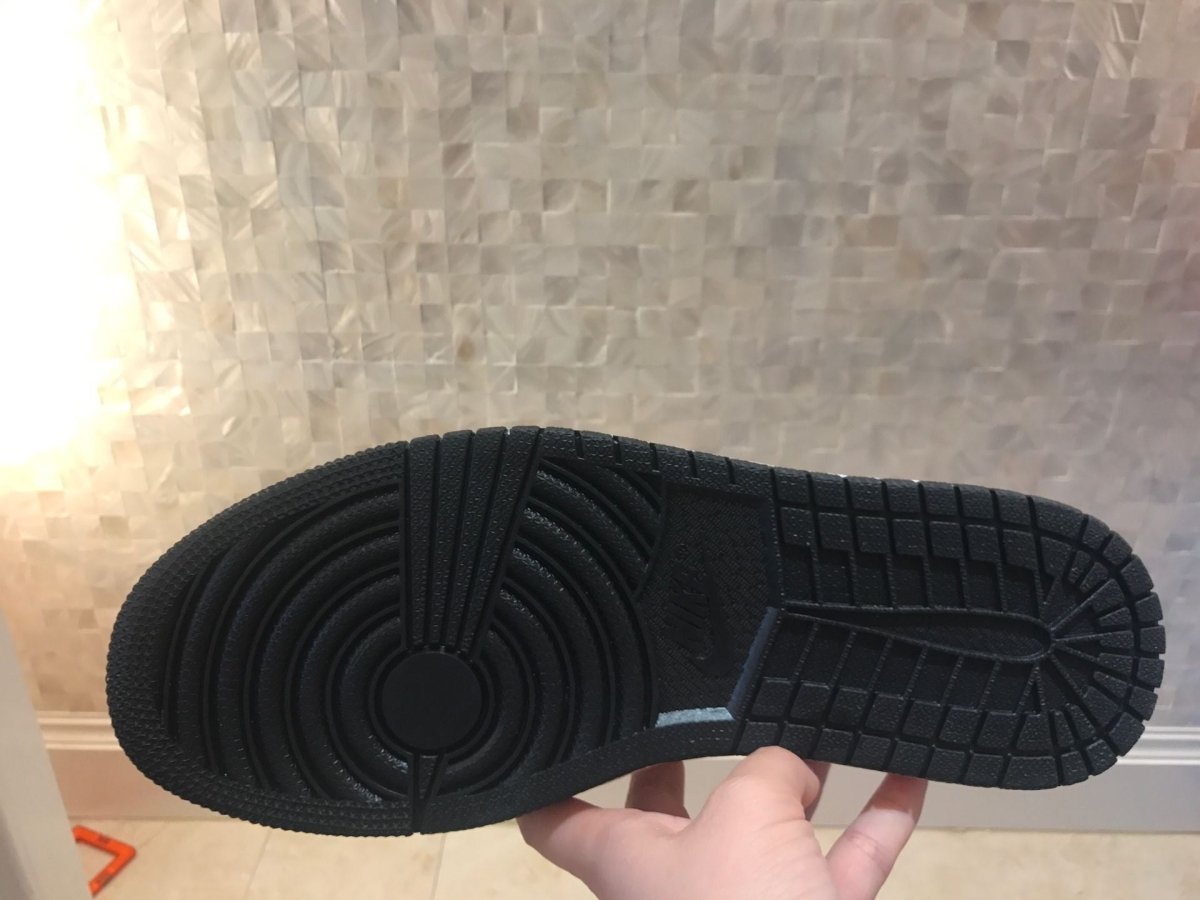 JORDAN 1 MID x PATENT BLACK WHITE GOLD - Image 7