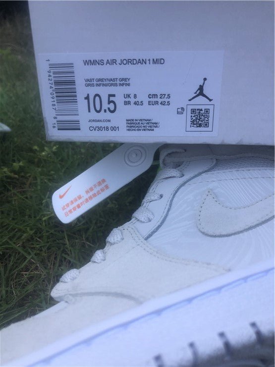 JORDAN 1 MID x VAST GREY GHOST GREEN - Image 4