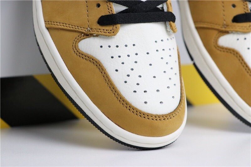JORDAN 1 RETRO HIGH x ROOKIE OF THE YEAR - Image 3