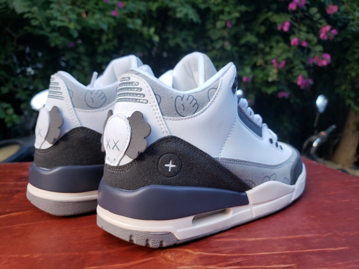 JORDAN 3 RETRO x KAWS - Image 4