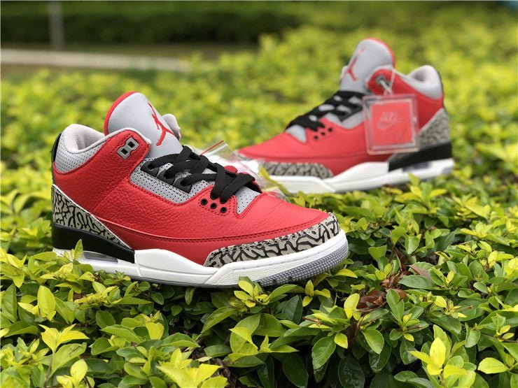 JORDAN 3 RETRO x SE UNITED FIRE RED - Image 4