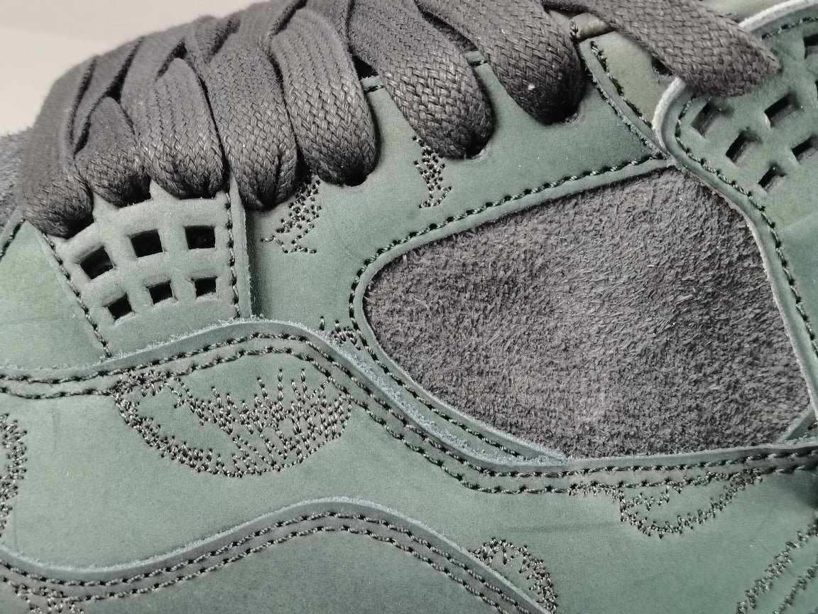 JORDAN 4 x KAWS BLACK OLIVE - Image 7