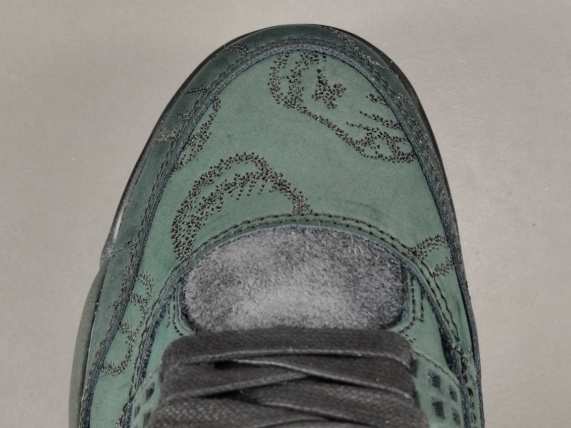 JORDAN 4 x KAWS BLACK OLIVE - Image 6