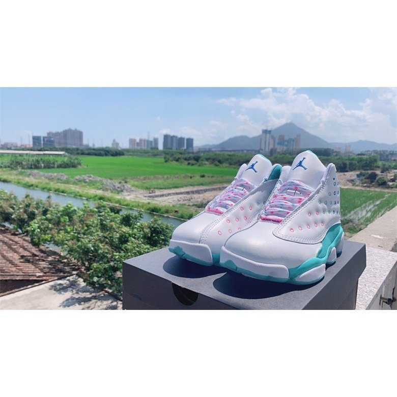 JORDAN 13 RETRO x WHITE SOAR GREEN PINK - Image 5